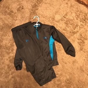 Boys size 4t Under Armour outfit